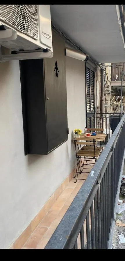 Brenda Home Nel Cuore Di Napoli Italy